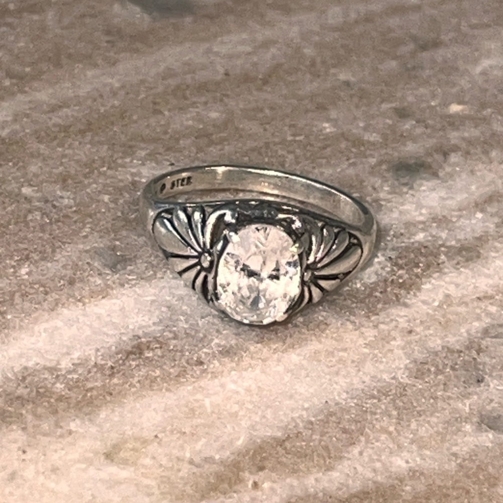 Elegant Silver Women's Ring